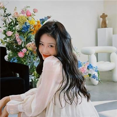 泡沫欢腾的香槟美酒